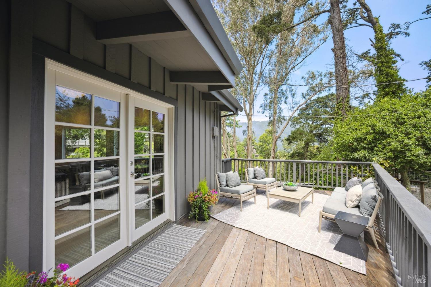 Detail Gallery Image 54 of 73 For 19 Monte Cimas Ave, Mill Valley,  CA 94941 - 2 Beds | 1 Baths
