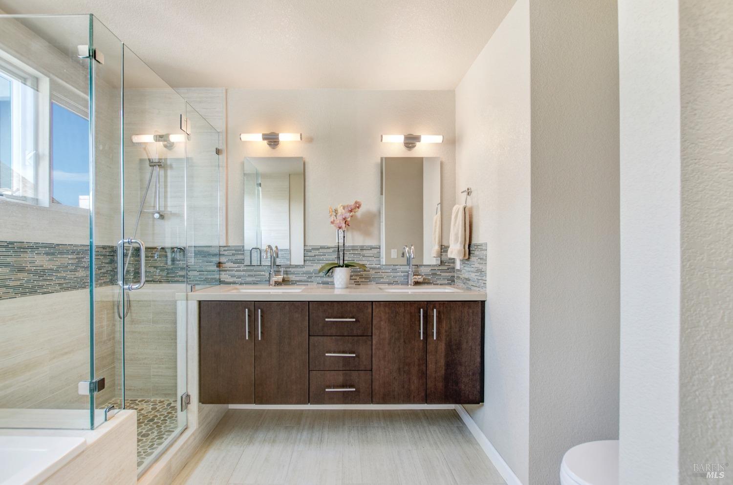 Detail Gallery Image 24 of 36 For 6 Dowitcher Way, San Rafael,  CA 94901 - 3 Beds | 2/1 Baths
