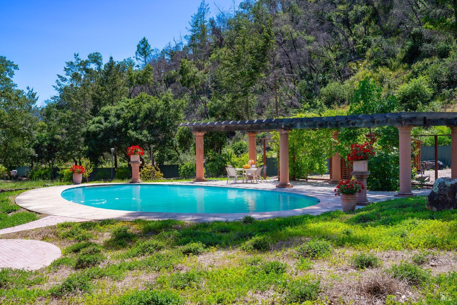 Detail Gallery Image 4 of 45 For 321 Dutch Henry Canyon Rd, Calistoga,  CA 94515 - 2 Beds | 2 Baths