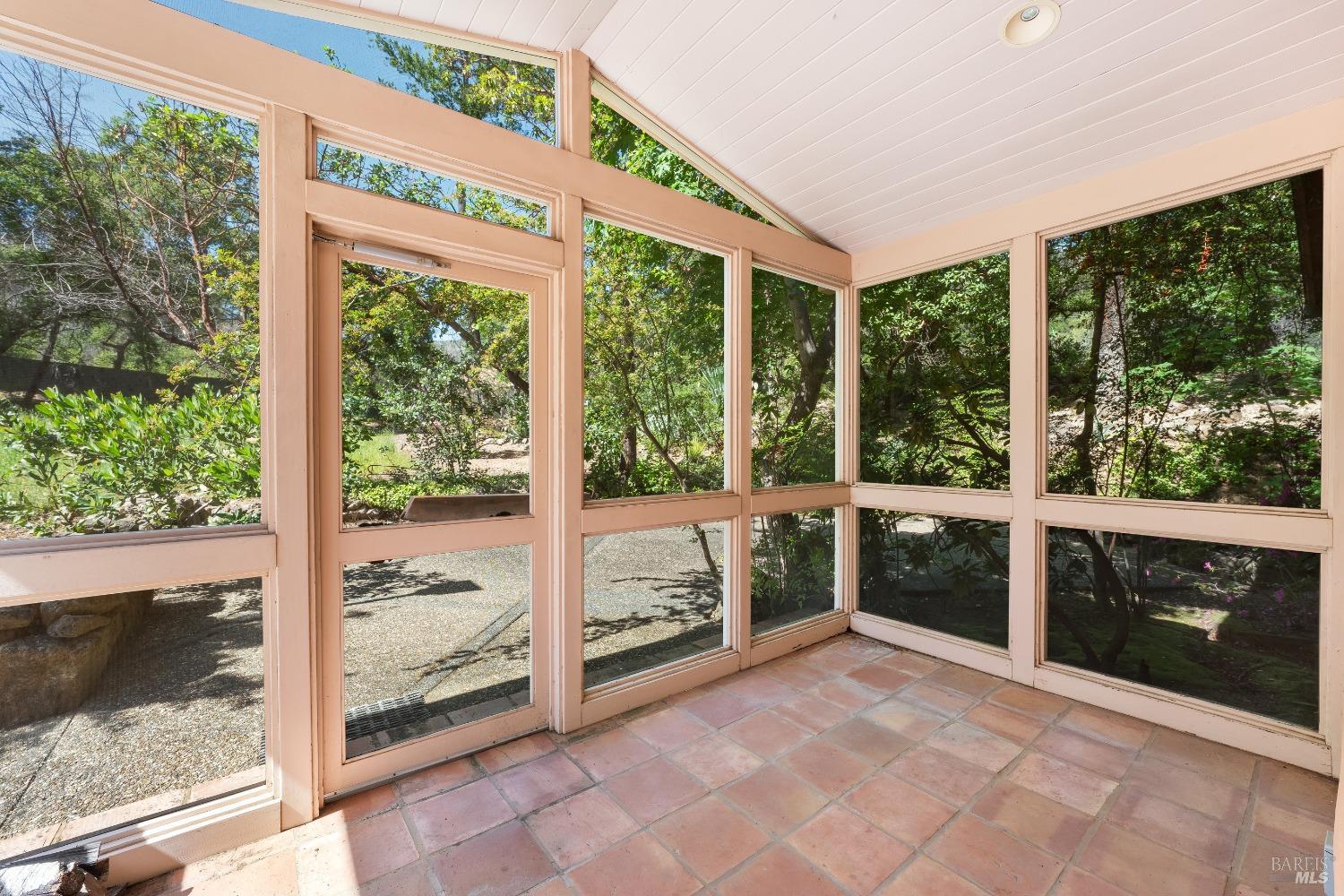 Detail Gallery Image 20 of 45 For 321 Dutch Henry Canyon Rd, Calistoga,  CA 94515 - 2 Beds | 2 Baths