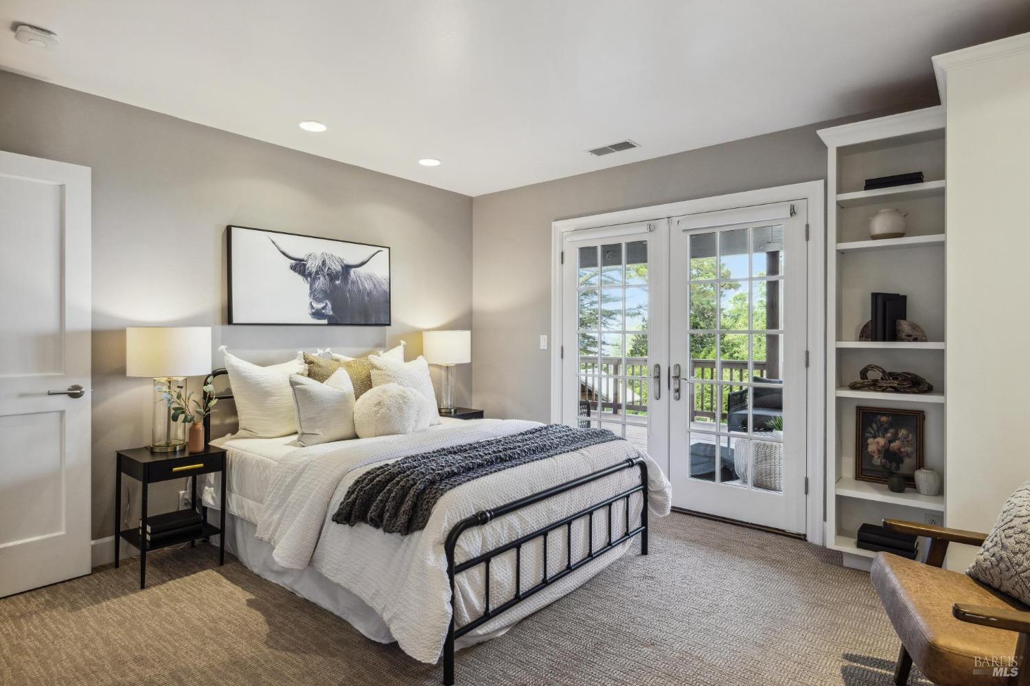 Detail Gallery Image 34 of 74 For 3 Ridge Ave, Mill Valley,  CA 94941 - 4 Beds | 3/1 Baths