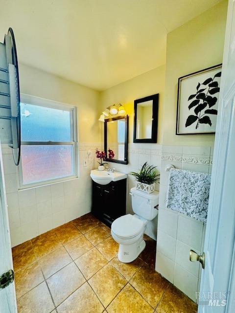 Detail Gallery Image 25 of 39 For 999 Crinella Dr, Petaluma,  CA 94954 - 3 Beds | 2 Baths