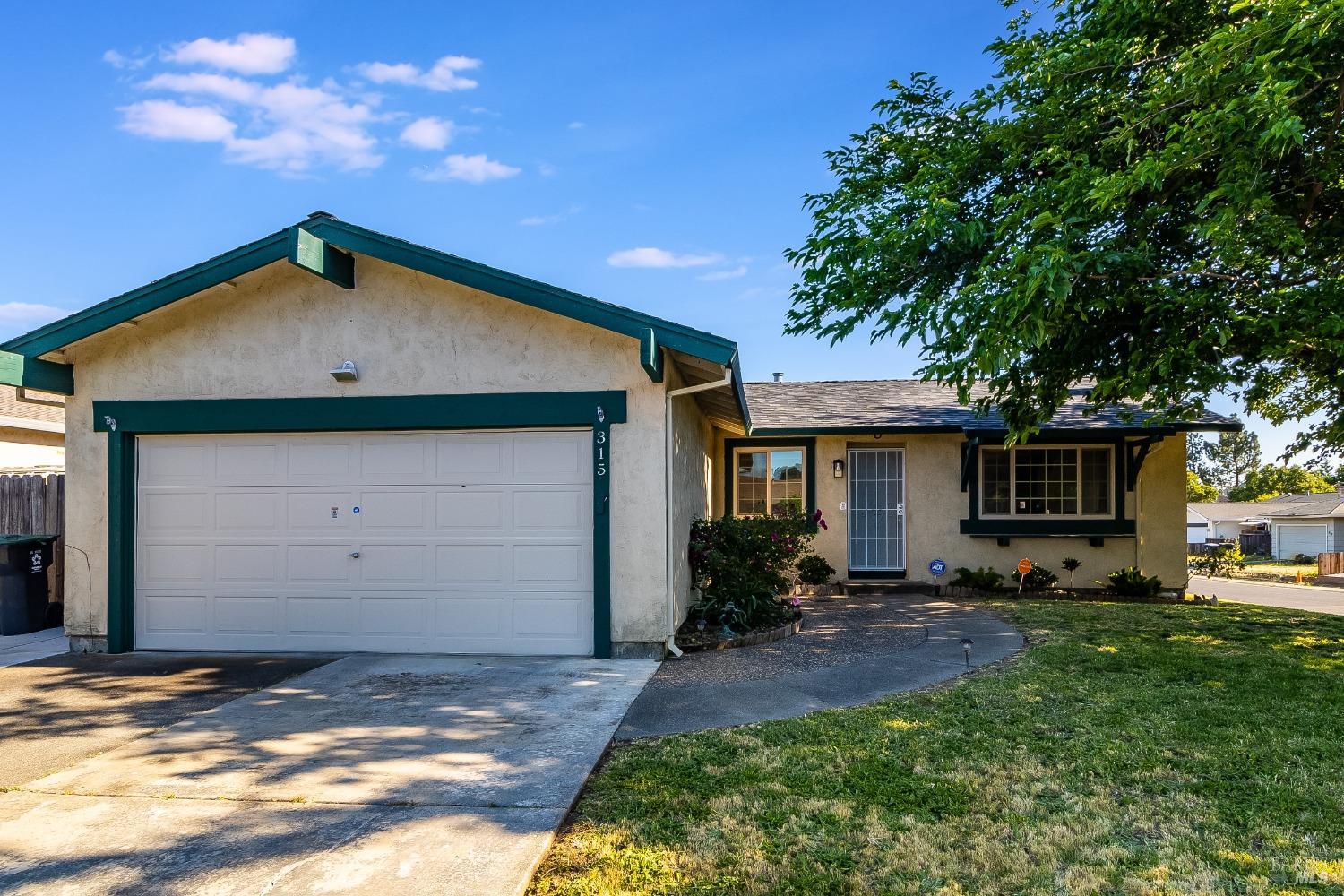 Detail Gallery Image 1 of 42 For 315 Canvasback Dr, Suisun City,  CA 94585 - 4 Beds | 2 Baths