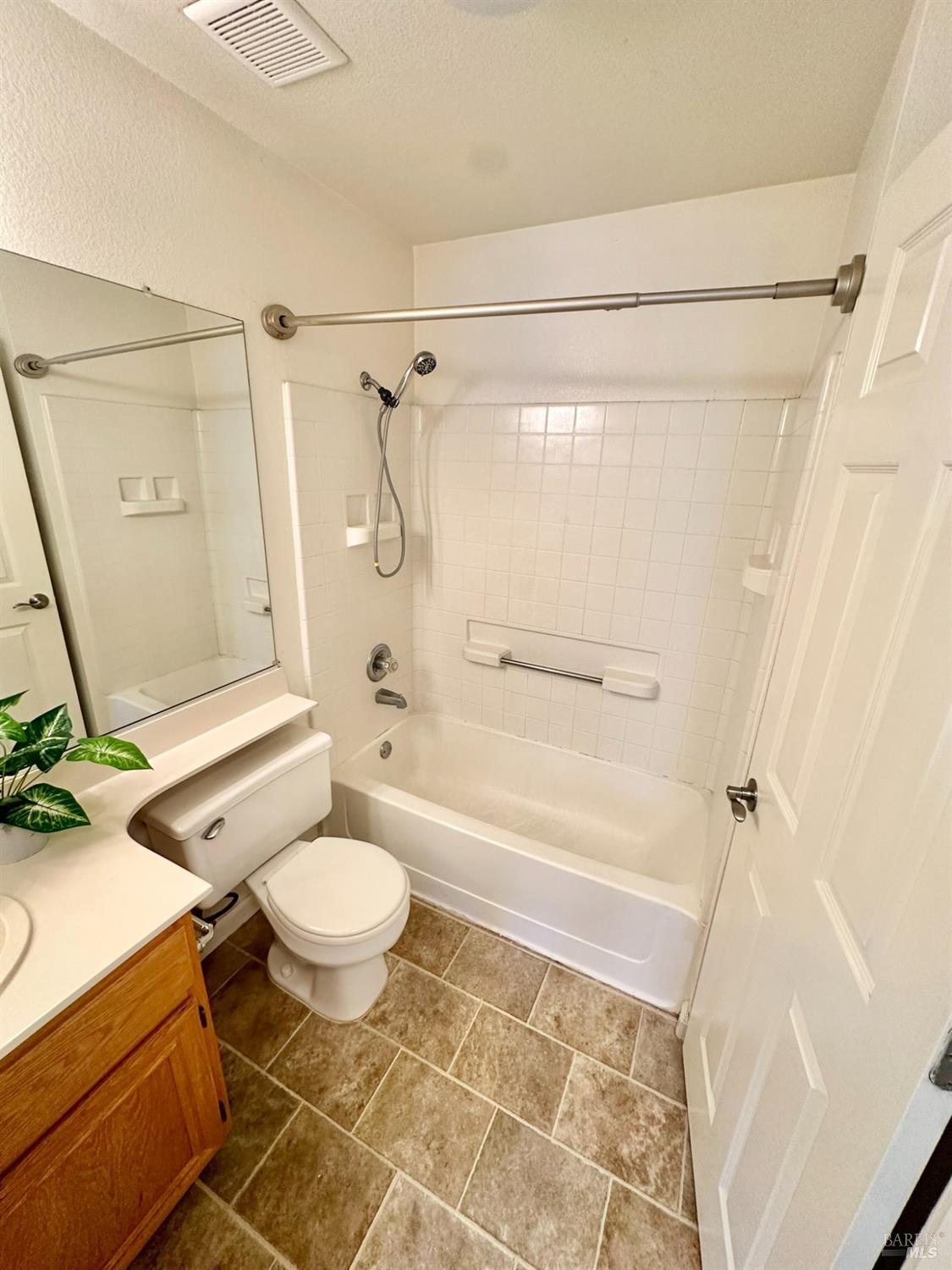 Detail Gallery Image 38 of 55 For 462 E E St, Benicia,  CA 94510 - 3 Beds | 2/1 Baths