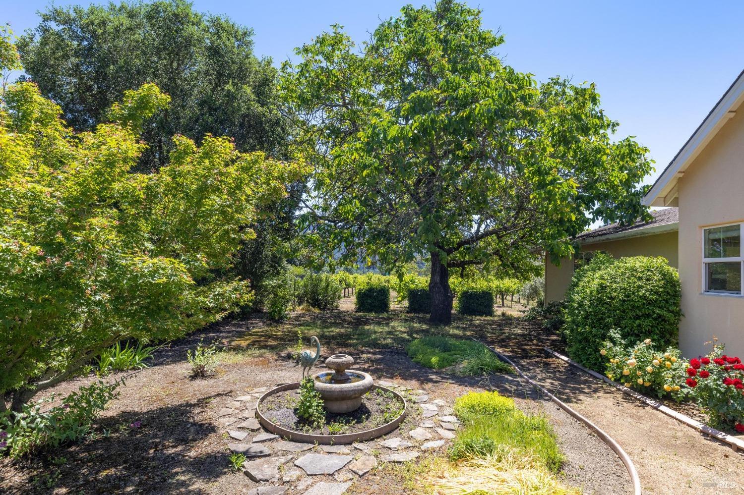 Detail Gallery Image 25 of 39 For 2122 Pickett Rd, Calistoga,  CA 94515 - 3 Beds | 2/1 Baths
