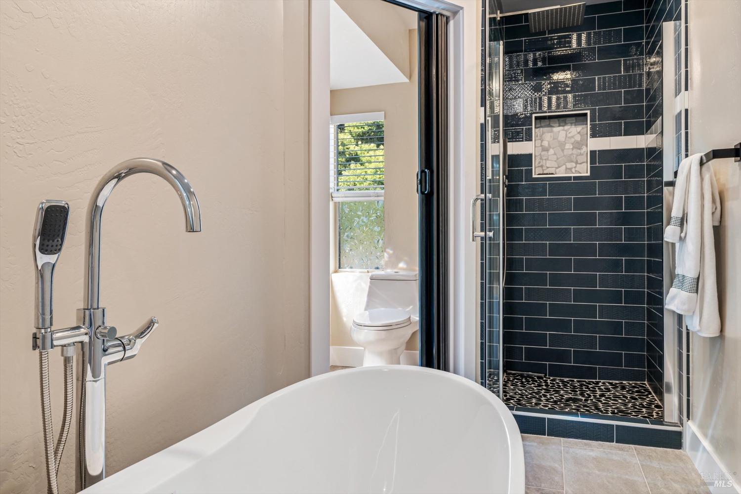 Detail Gallery Image 19 of 27 For 291 Riviera Dr, San Rafael,  CA 94901 - 4 Beds | 2 Baths