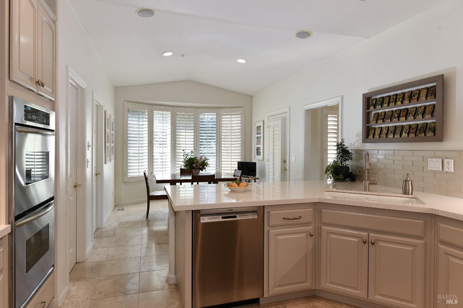 Detail Gallery Image 12 of 35 For 133 Stone Mountain Cir, Napa,  CA 94558 - 4 Beds | 2/1 Baths