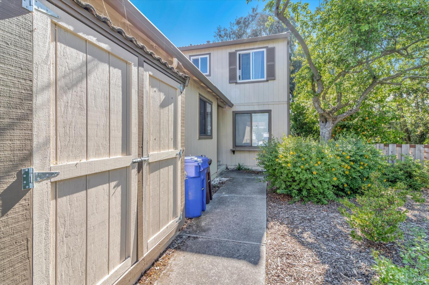 Detail Gallery Image 24 of 57 For 5 Knoll Ct, Hercules,  CA 94547 - 3 Beds | 2/1 Baths