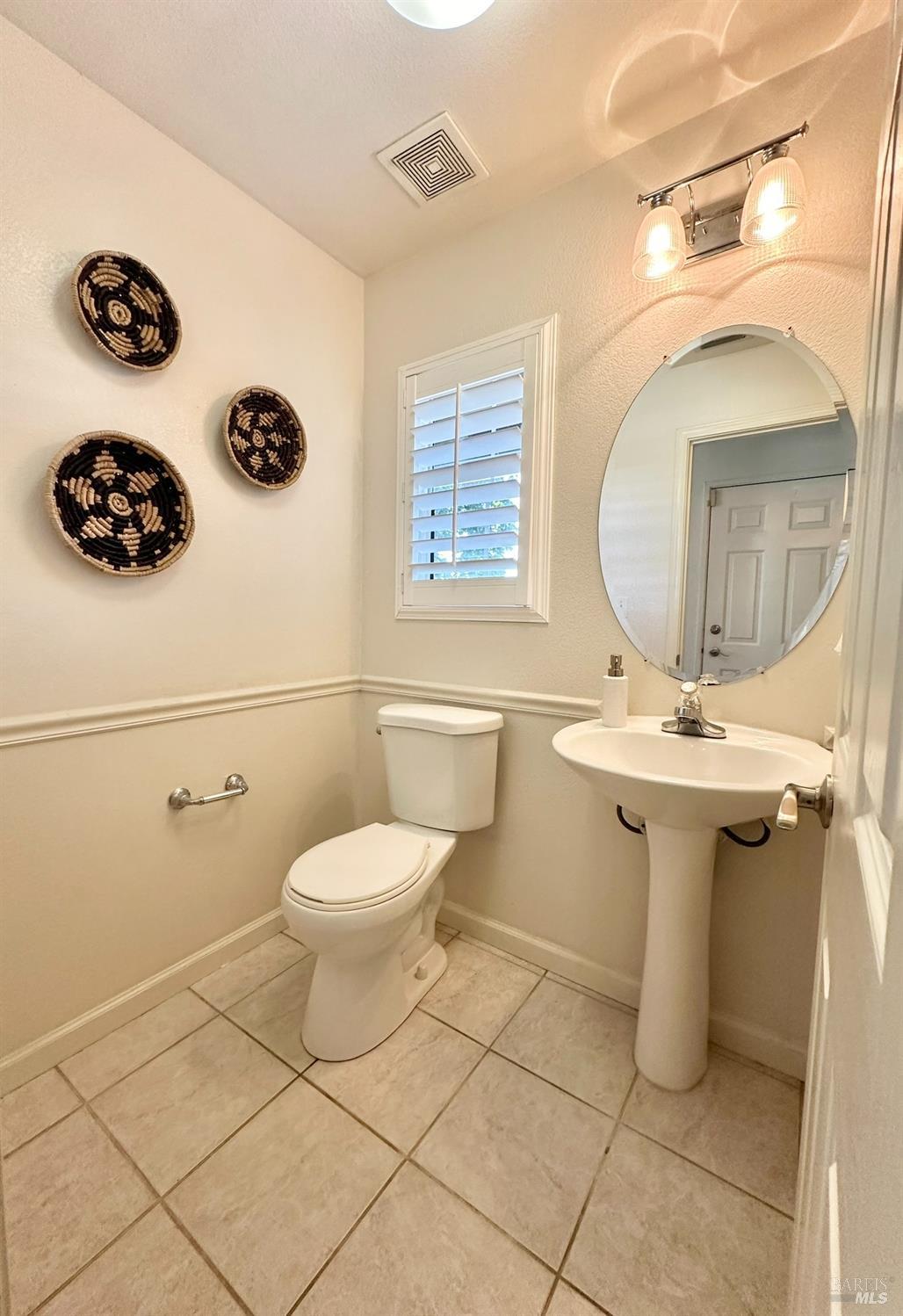 Detail Gallery Image 10 of 55 For 462 E E St, Benicia,  CA 94510 - 3 Beds | 2/1 Baths