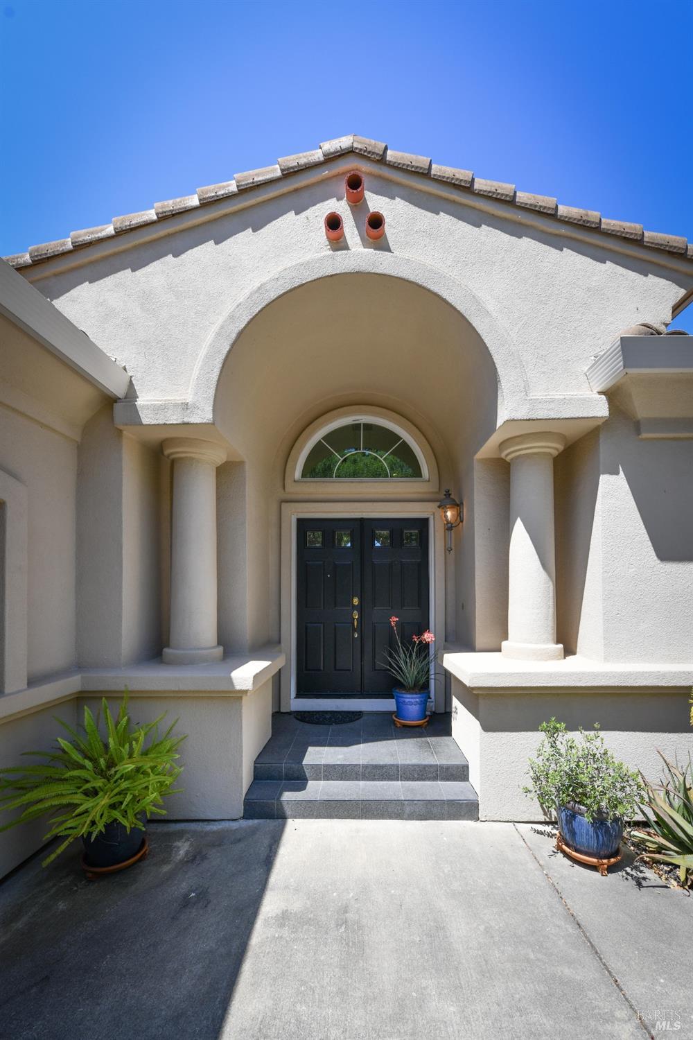 Detail Gallery Image 6 of 35 For 133 Stone Mountain Cir, Napa,  CA 94558 - 4 Beds | 2/1 Baths