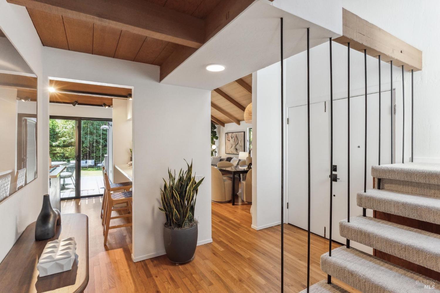Detail Gallery Image 15 of 43 For 29 Bolinas Ave, Ross,  CA 94957 - 3 Beds | 2 Baths