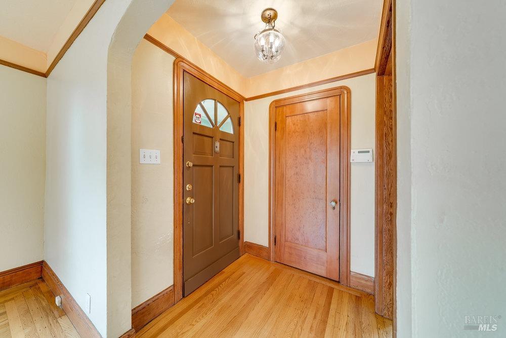 Detail Gallery Image 8 of 55 For 1613 Ashby Ave, Berkeley,  CA 94703 - 3 Beds | 1/1 Baths