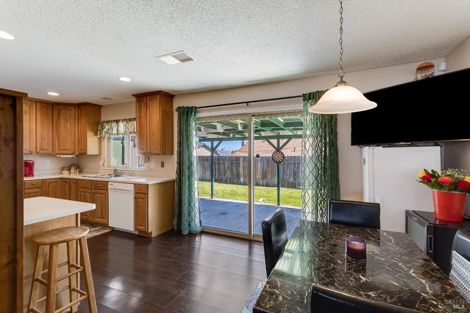 Detail Gallery Image 12 of 42 For 315 Canvasback Dr, Suisun City,  CA 94585 - 4 Beds | 2 Baths