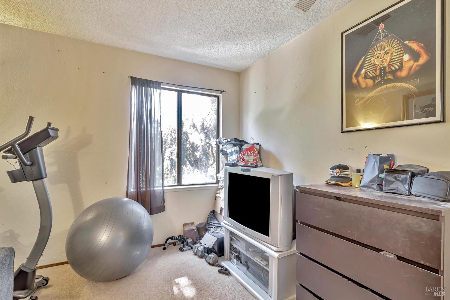 Detail Gallery Image 36 of 57 For 5 Knoll Ct, Hercules,  CA 94547 - 3 Beds | 2/1 Baths