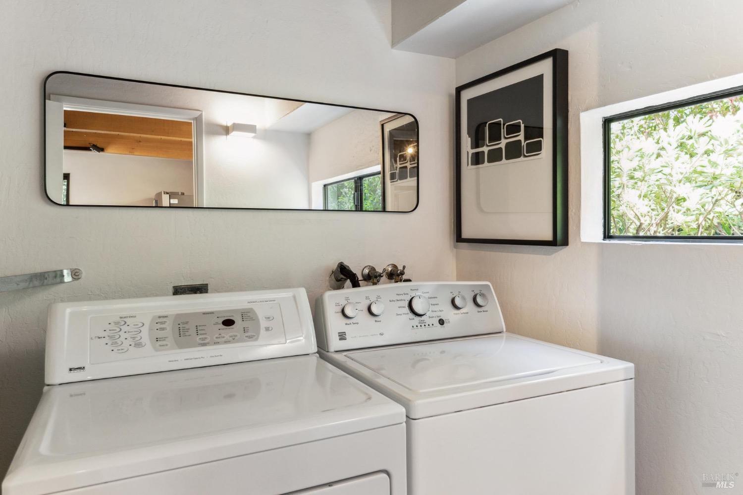 Detail Gallery Image 22 of 43 For 29 Bolinas Ave, Ross,  CA 94957 - 3 Beds | 2 Baths