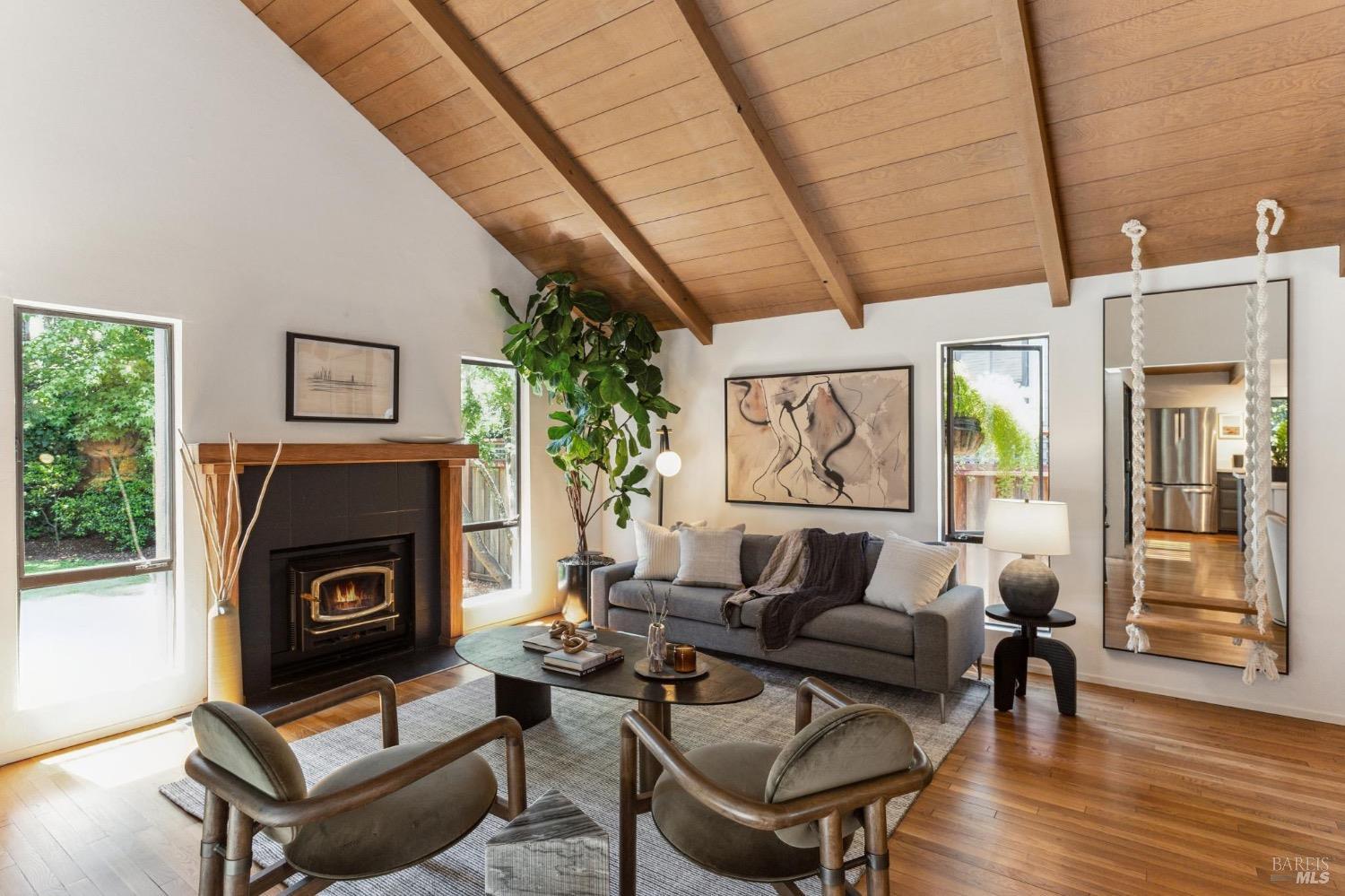 Detail Gallery Image 7 of 43 For 29 Bolinas Ave, Ross,  CA 94957 - 3 Beds | 2 Baths