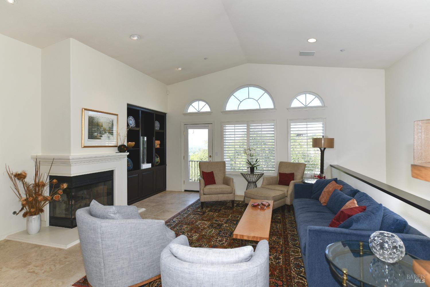 Detail Gallery Image 8 of 35 For 133 Stone Mountain Cir, Napa,  CA 94558 - 4 Beds | 2/1 Baths