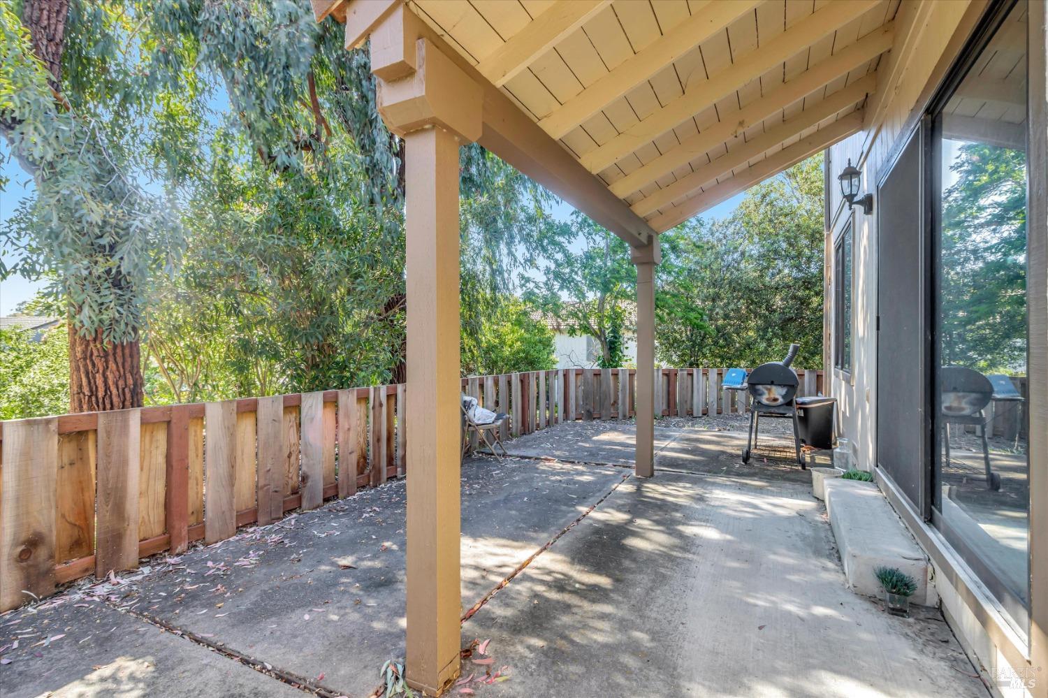 Detail Gallery Image 48 of 57 For 5 Knoll Ct, Hercules,  CA 94547 - 3 Beds | 2/1 Baths