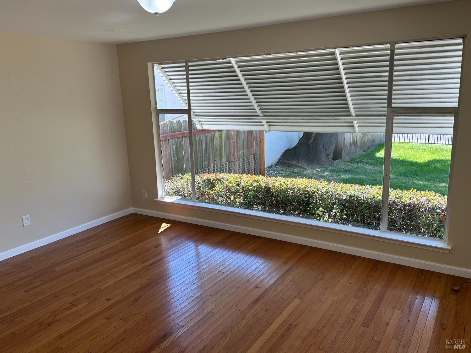 Detail Gallery Image 9 of 21 For 112 Mayo Ave, Vallejo,  CA 94590 - 2 Beds | 1 Baths
