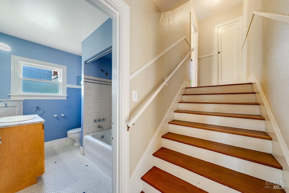Detail Gallery Image 25 of 55 For 1613 Ashby Ave, Berkeley,  CA 94703 - 3 Beds | 1/1 Baths