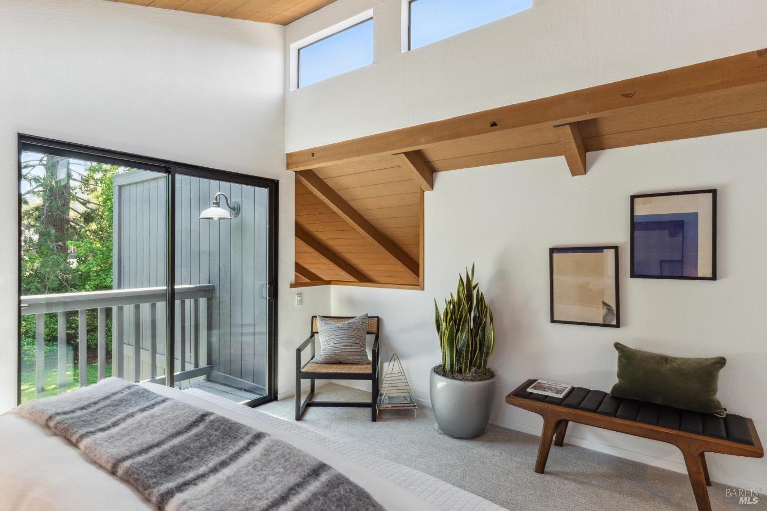 Detail Gallery Image 28 of 43 For 29 Bolinas Ave, Ross,  CA 94957 - 3 Beds | 2 Baths
