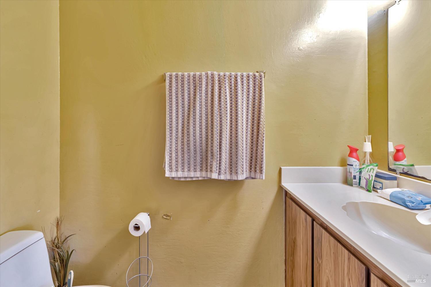 Detail Gallery Image 45 of 57 For 5 Knoll Ct, Hercules,  CA 94547 - 3 Beds | 2/1 Baths