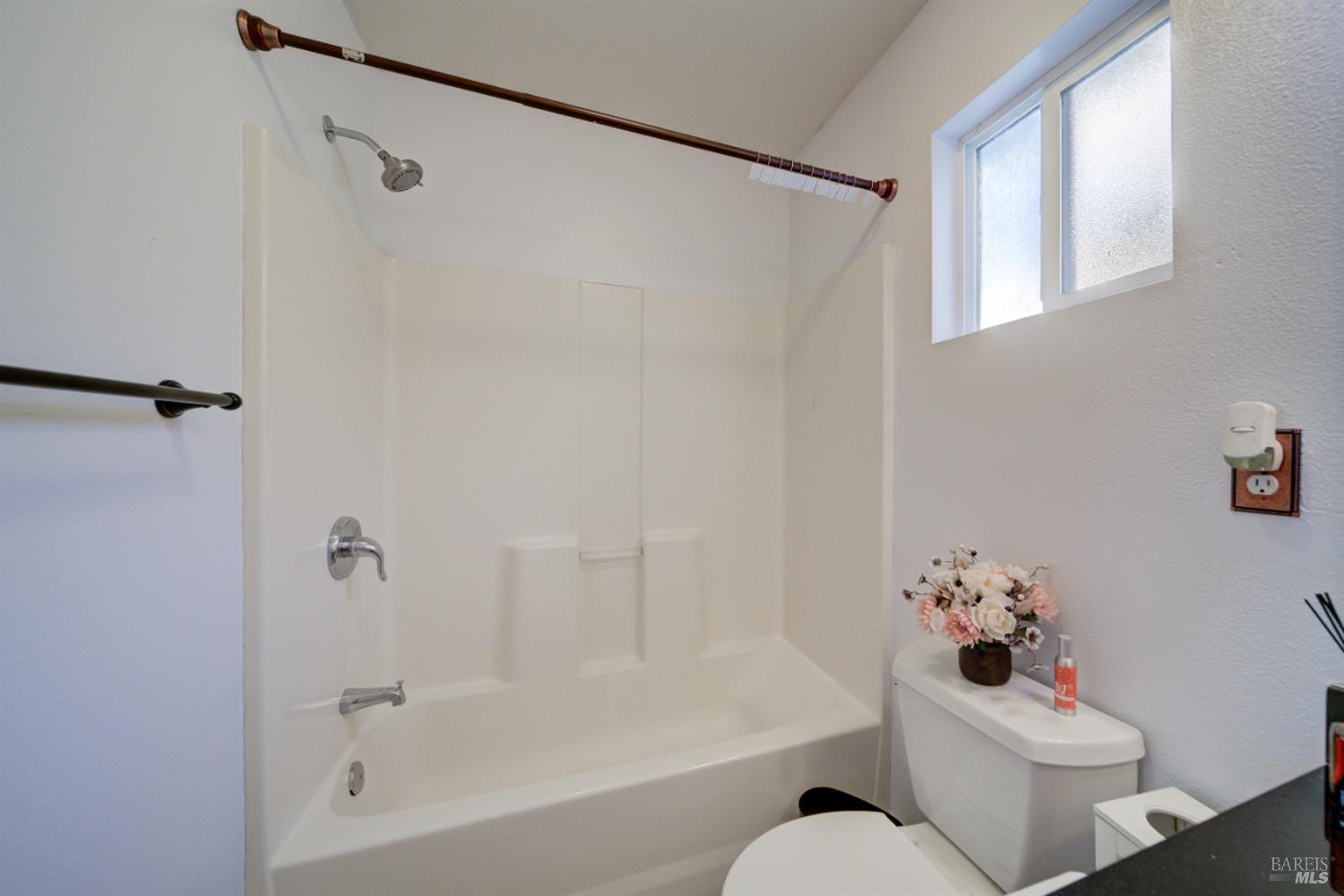 Detail Gallery Image 24 of 29 For 1608 1st St, Richmond,  CA 94801 - 3 Beds | 2/1 Baths