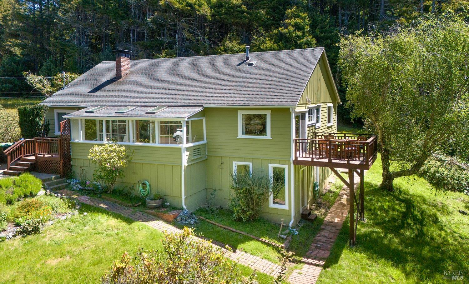 Detail Gallery Image 1 of 26 For 44561 Gordon Ln, Mendocino,  CA 95460 - 3 Beds | 2 Baths