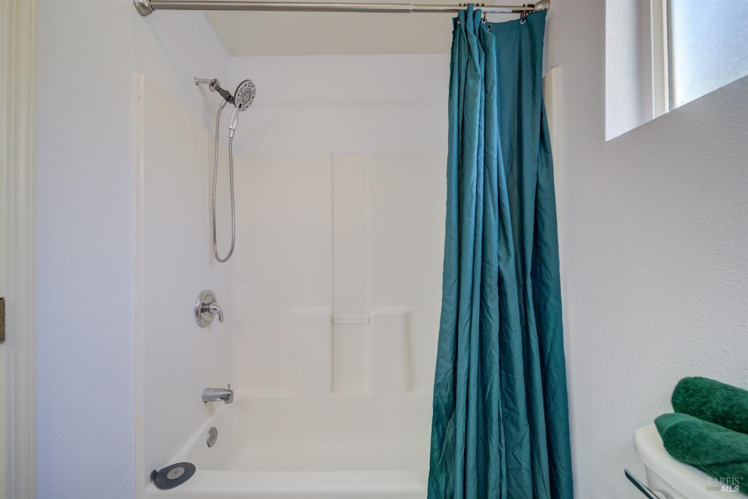 Detail Gallery Image 17 of 29 For 1608 1st St, Richmond,  CA 94801 - 3 Beds | 2/1 Baths