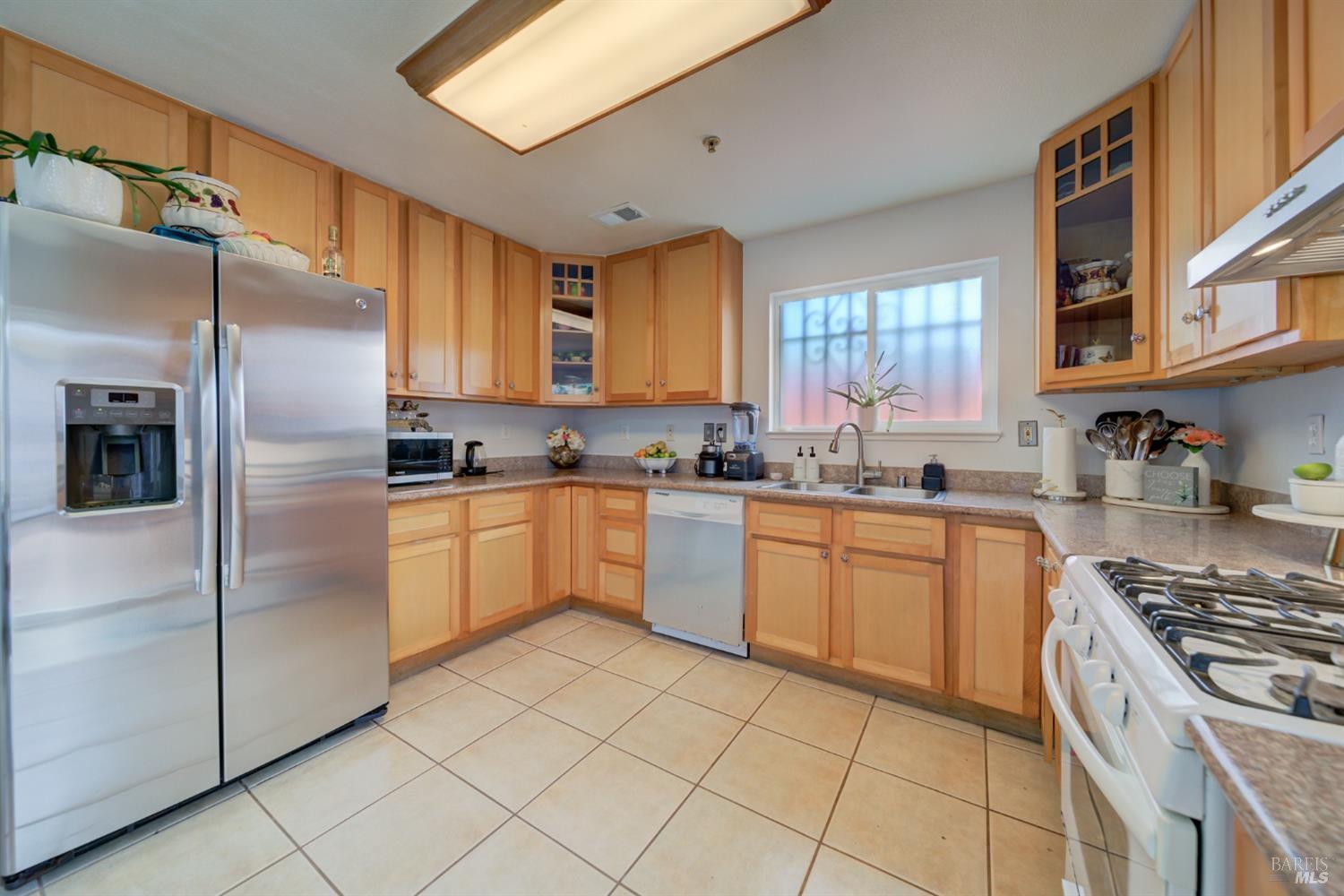 Detail Gallery Image 11 of 29 For 1608 1st St, Richmond,  CA 94801 - 3 Beds | 2/1 Baths