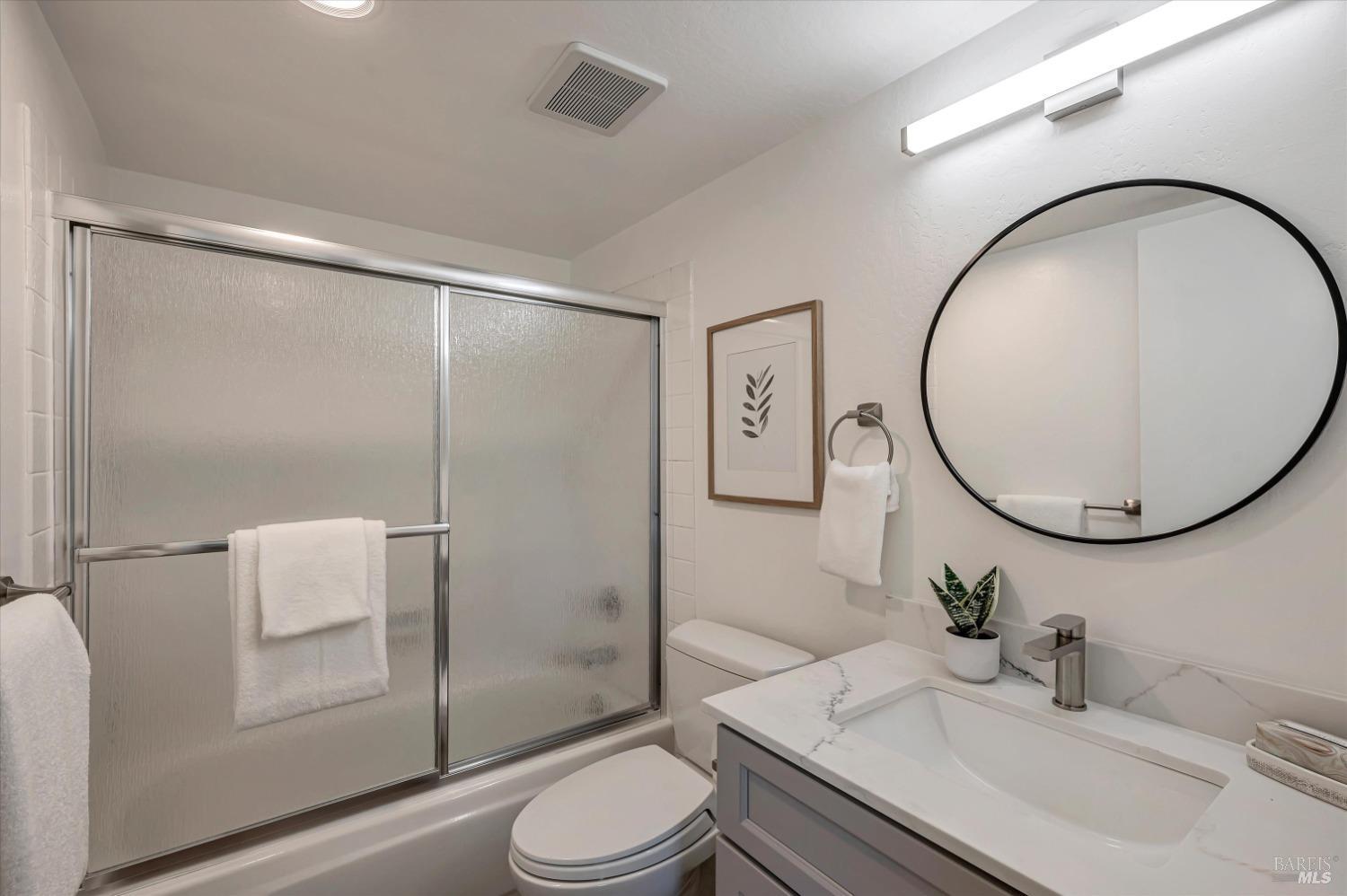 Detail Gallery Image 23 of 42 For 2 Chaucer Ct, Mill Valley,  CA 94941 - 3 Beds | 2/1 Baths
