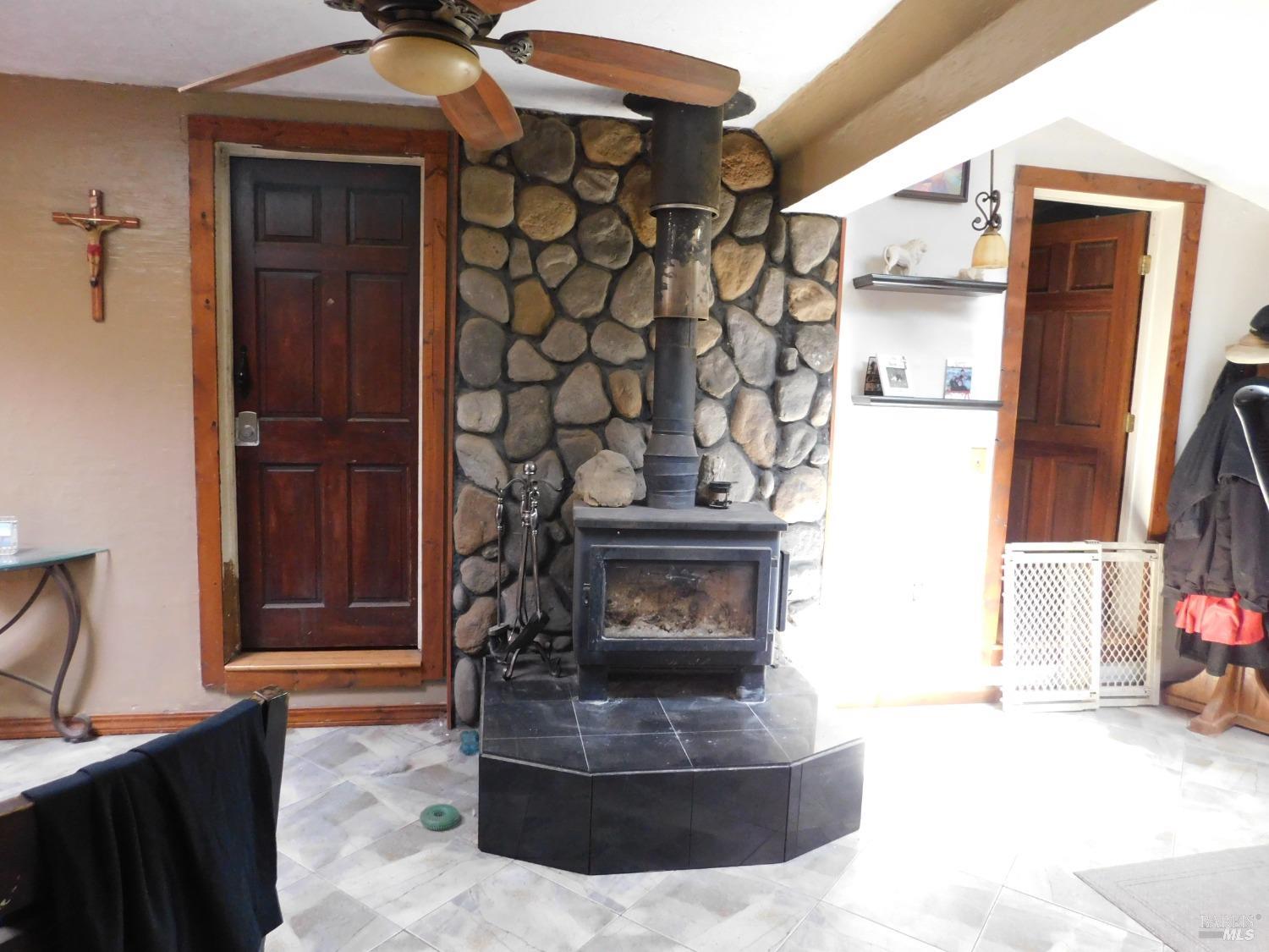 Detail Gallery Image 6 of 18 For 1350 Branscomb Rd, Laytonville,  CA 95454 - 2 Beds | 1/1 Baths