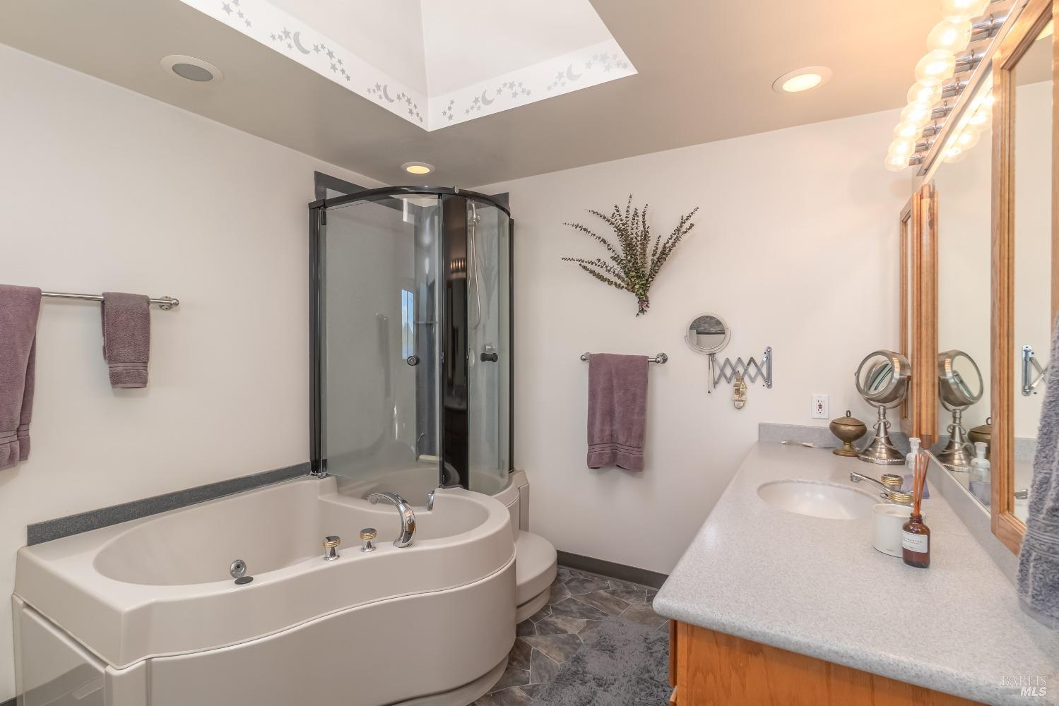 Detail Gallery Image 27 of 63 For 13160 Cliff Dr, Lower Lake,  CA 95457 - 3 Beds | 2/1 Baths