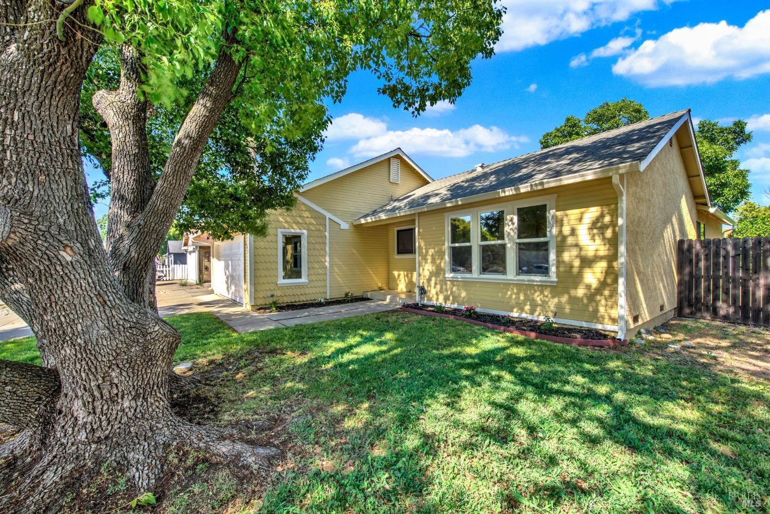 Detail Gallery Image 15 of 82 For 427 Temple Dr, Vacaville,  CA 95687 - 3 Beds | 2 Baths