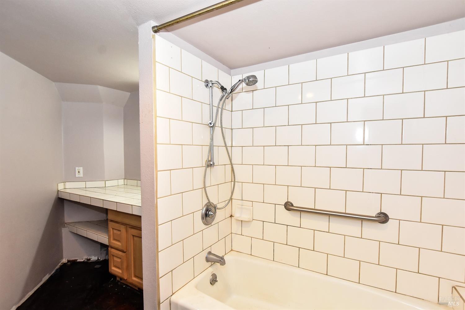 Detail Gallery Image 23 of 32 For 17291 Hillcrest Ave, Sonoma,  CA 95476 - 2 Beds | 2 Baths