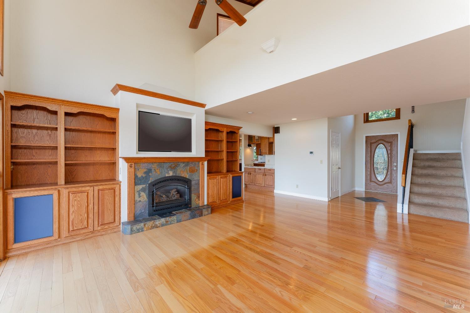 Detail Gallery Image 6 of 53 For 681 Sanel Dr, Ukiah,  CA 95482 - 3 Beds | 2/1 Baths