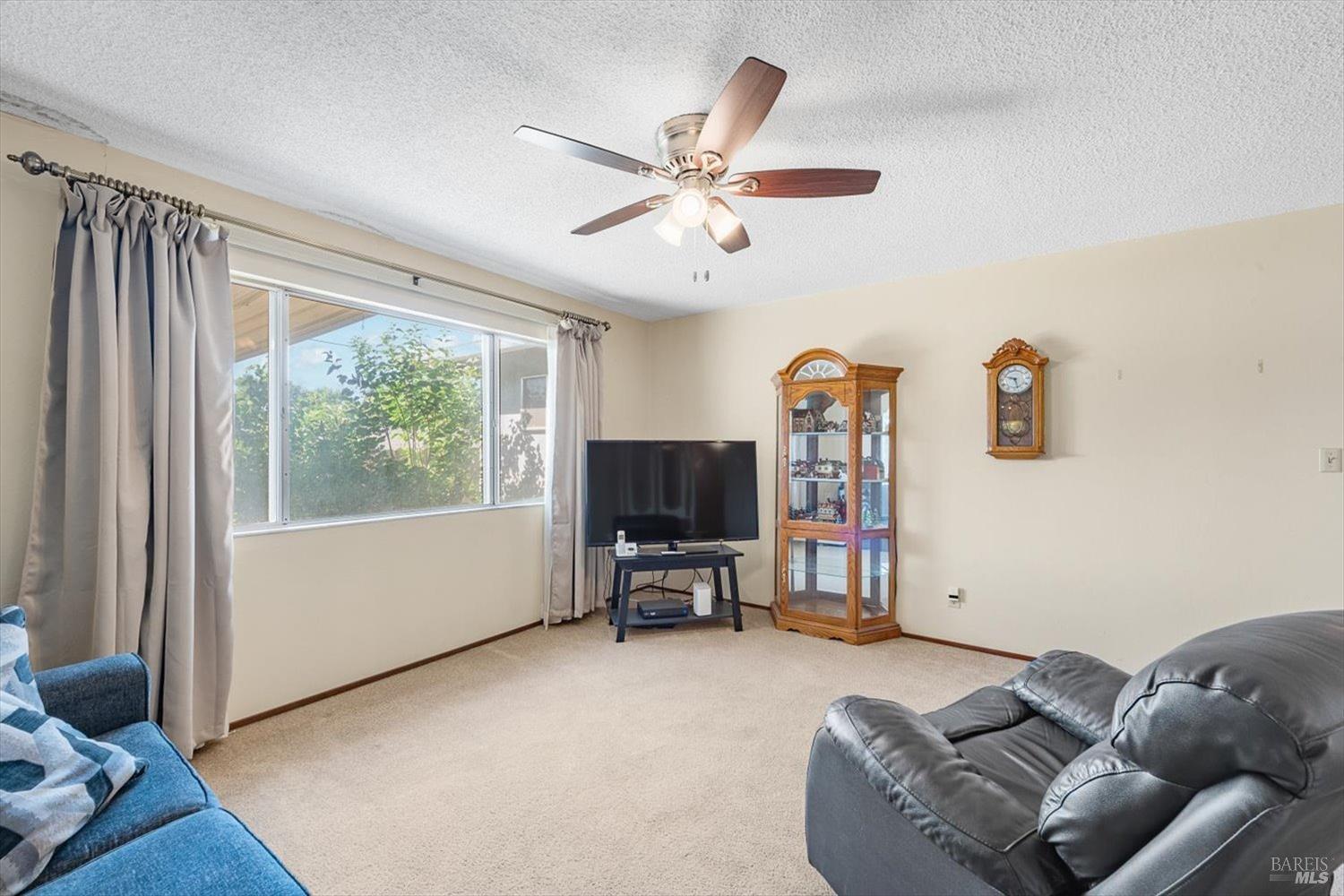 Detail Gallery Image 7 of 42 For 367 Berryessa Dr, Vacaville,  CA 95687 - 3 Beds | 2 Baths