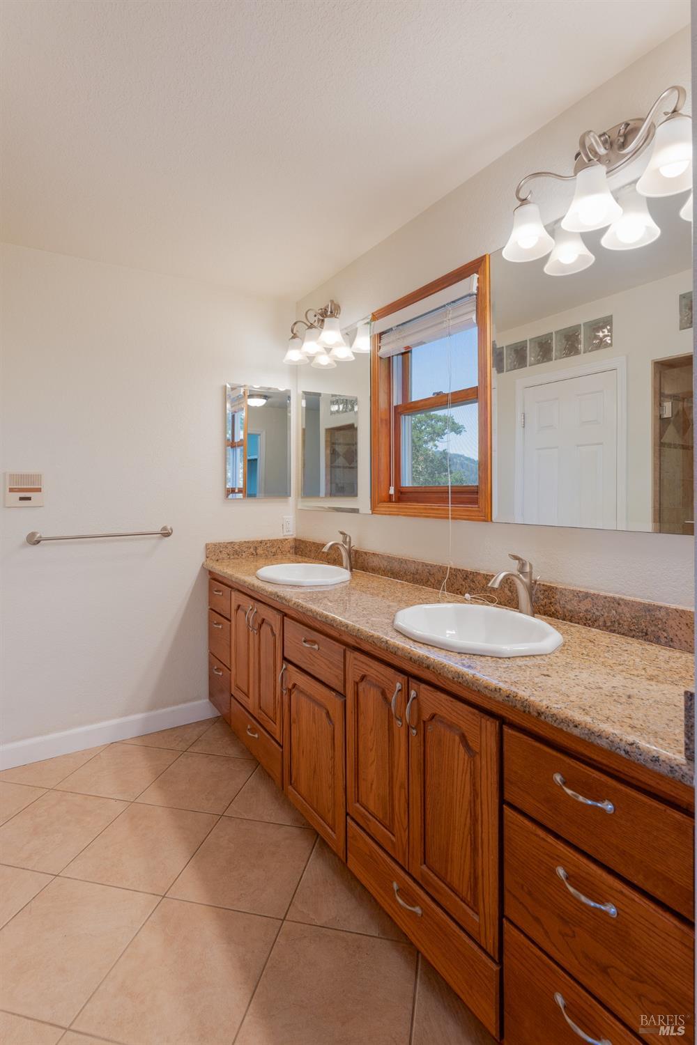 Detail Gallery Image 19 of 53 For 681 Sanel Dr, Ukiah,  CA 95482 - 3 Beds | 2/1 Baths