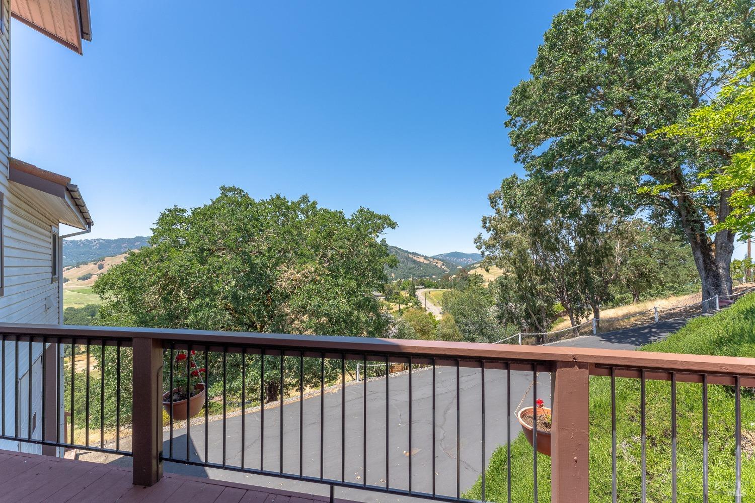 Detail Gallery Image 37 of 53 For 681 Sanel Dr, Ukiah,  CA 95482 - 3 Beds | 2/1 Baths