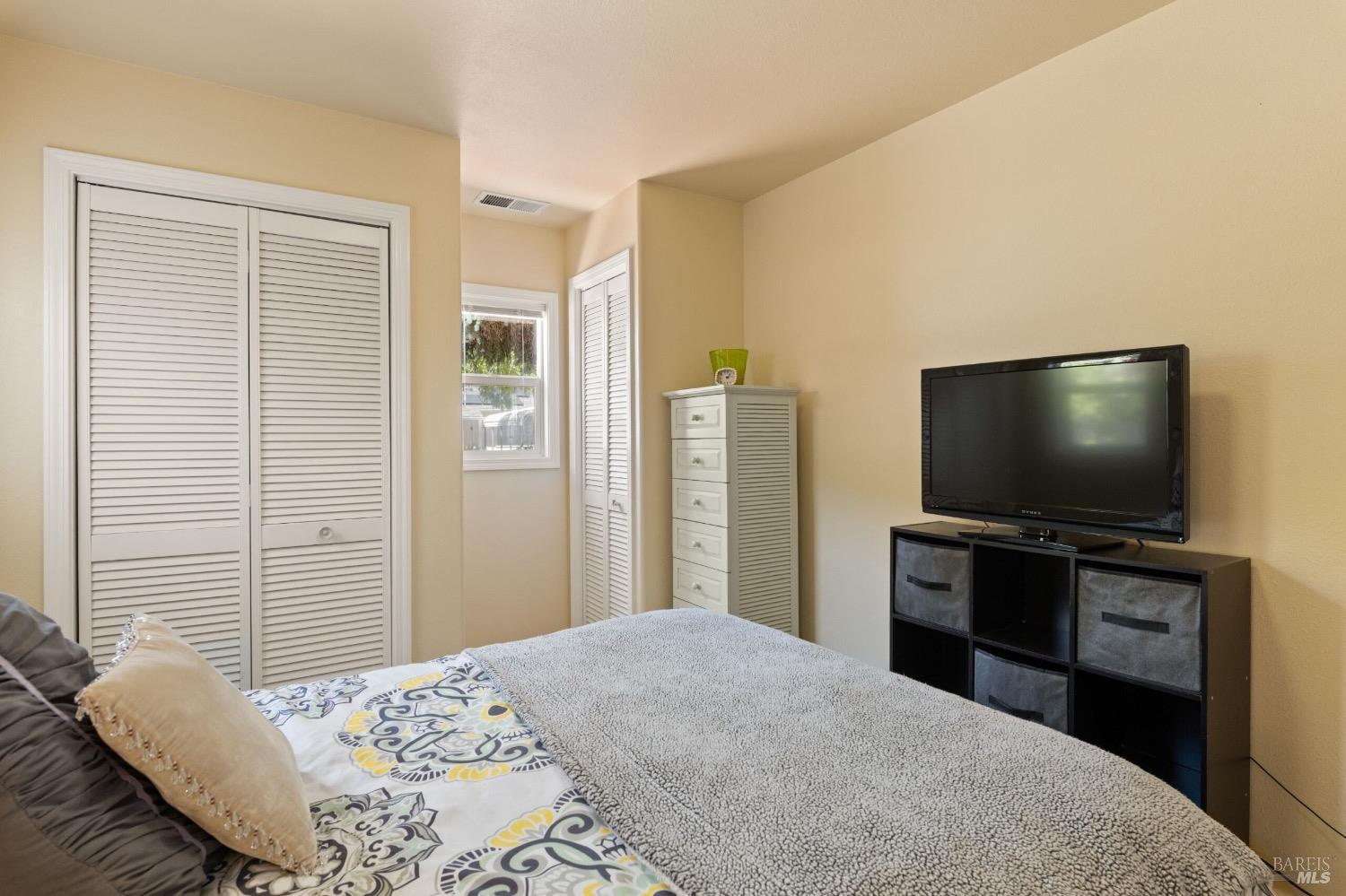 Detail Gallery Image 12 of 48 For 9814 Diane Ln, Upper Lake,  CA 95485 - 2 Beds | 2 Baths