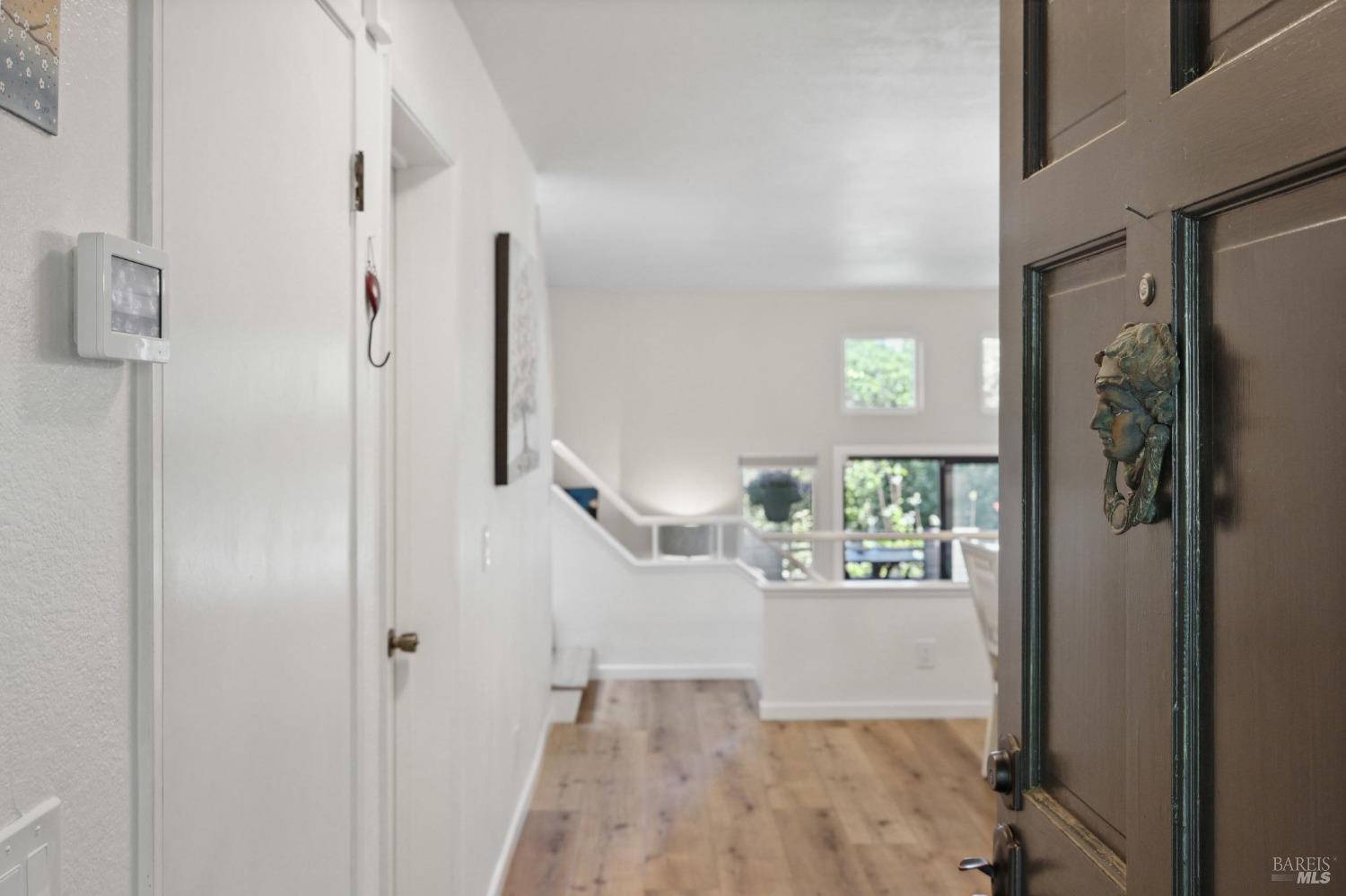 Detail Gallery Image 3 of 31 For 302 Donahue St, Sausalito,  CA 94965 - 2 Beds | 2 Baths
