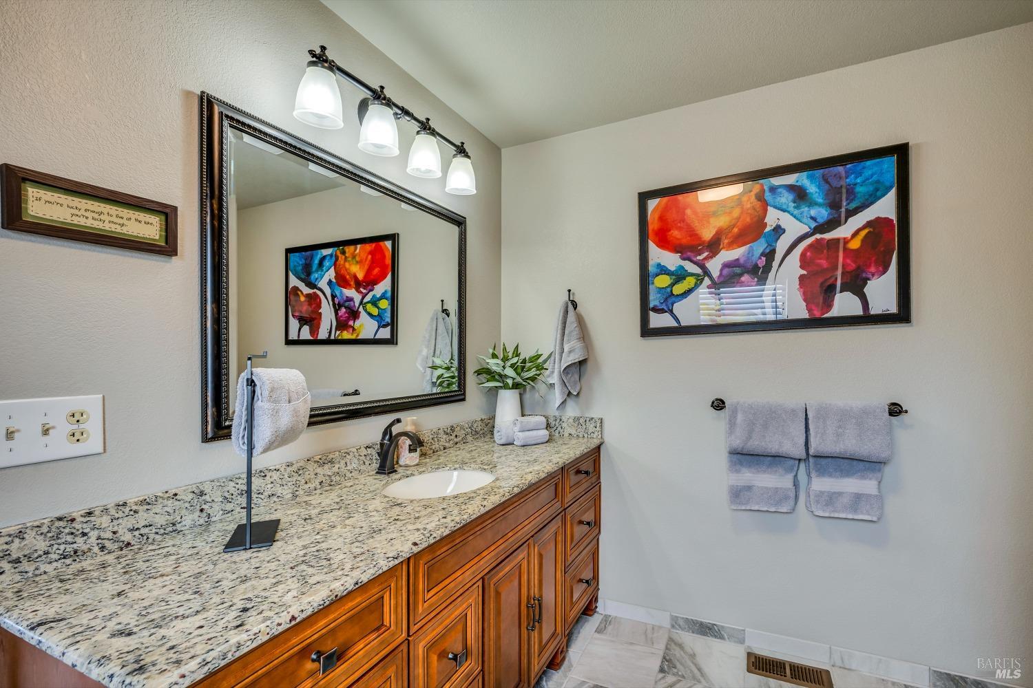 Detail Gallery Image 9 of 22 For 10360 Edgewater Dr, Kelseyville,  CA 95451 - 3 Beds | 2 Baths