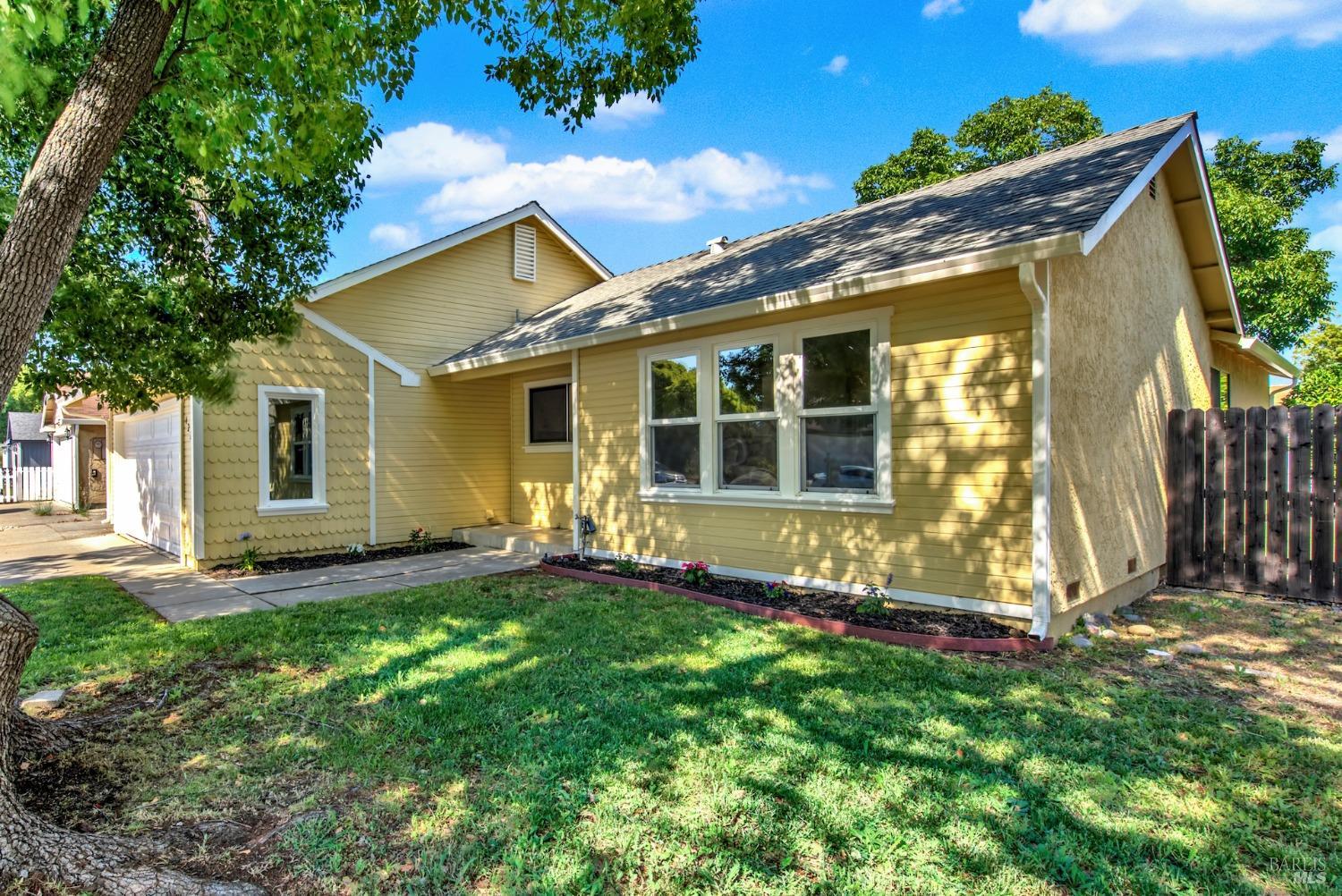 Detail Gallery Image 14 of 82 For 427 Temple Dr, Vacaville,  CA 95687 - 3 Beds | 2 Baths