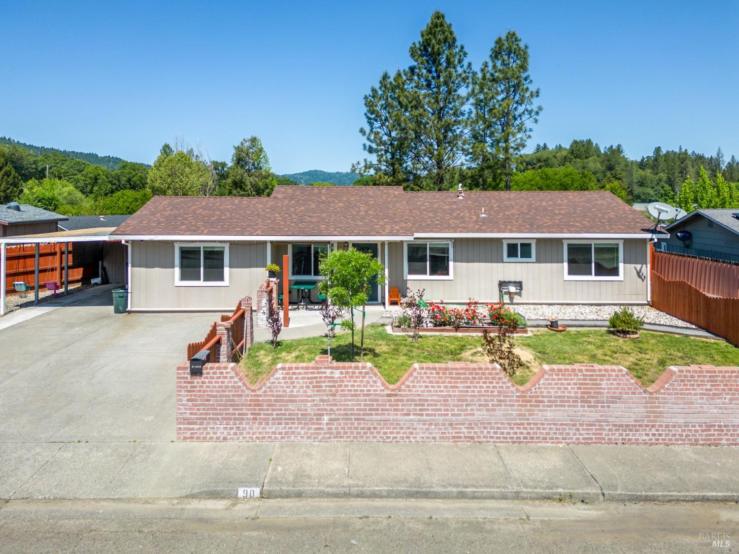 Detail Gallery Image 1 of 26 For 90 Nancy Ln, Willits,  CA 95490 - 4 Beds | 2 Baths