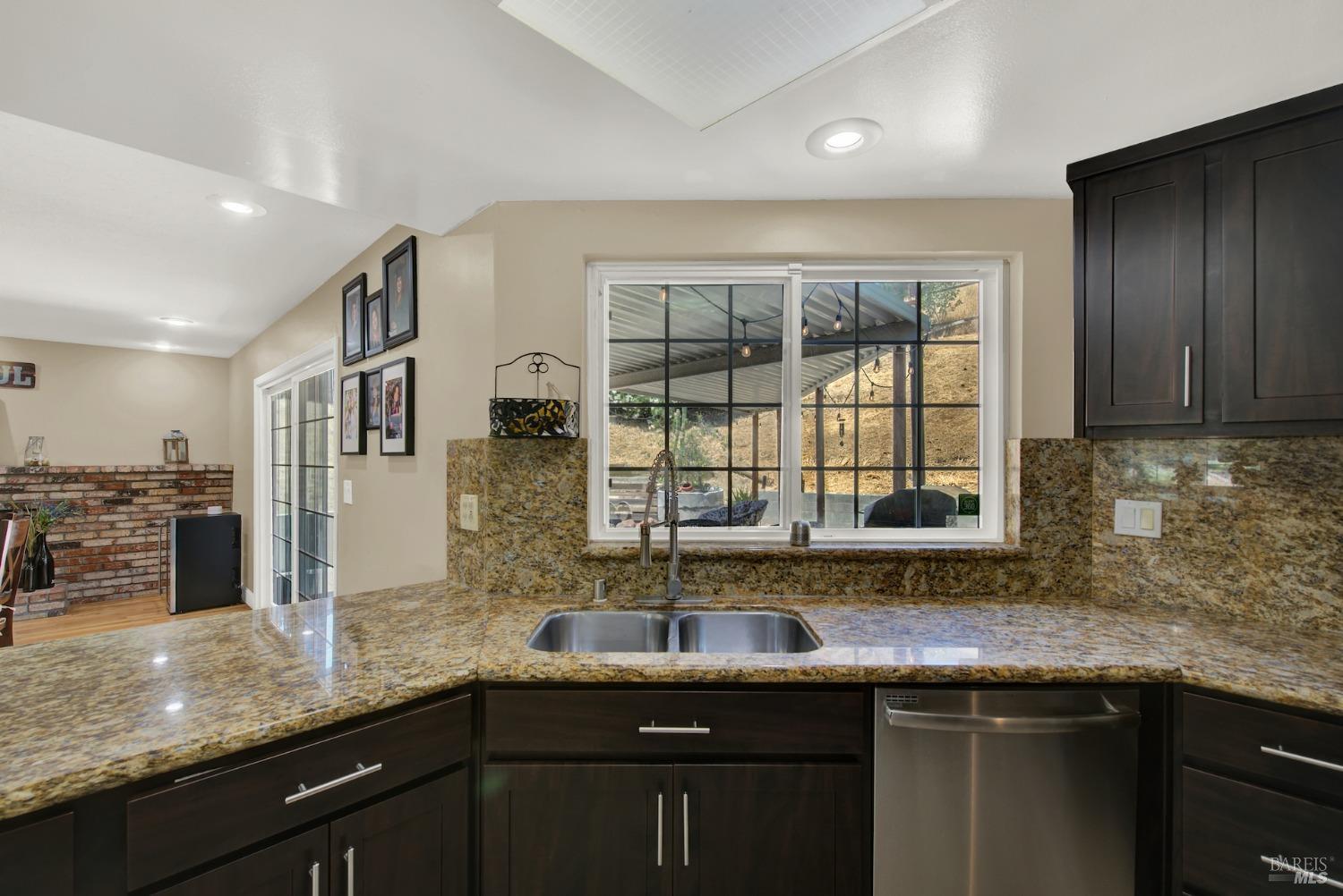 Detail Gallery Image 22 of 60 For 28 Sunnyhill Way, Pittsburg,  CA 94565 - 3 Beds | 2 Baths
