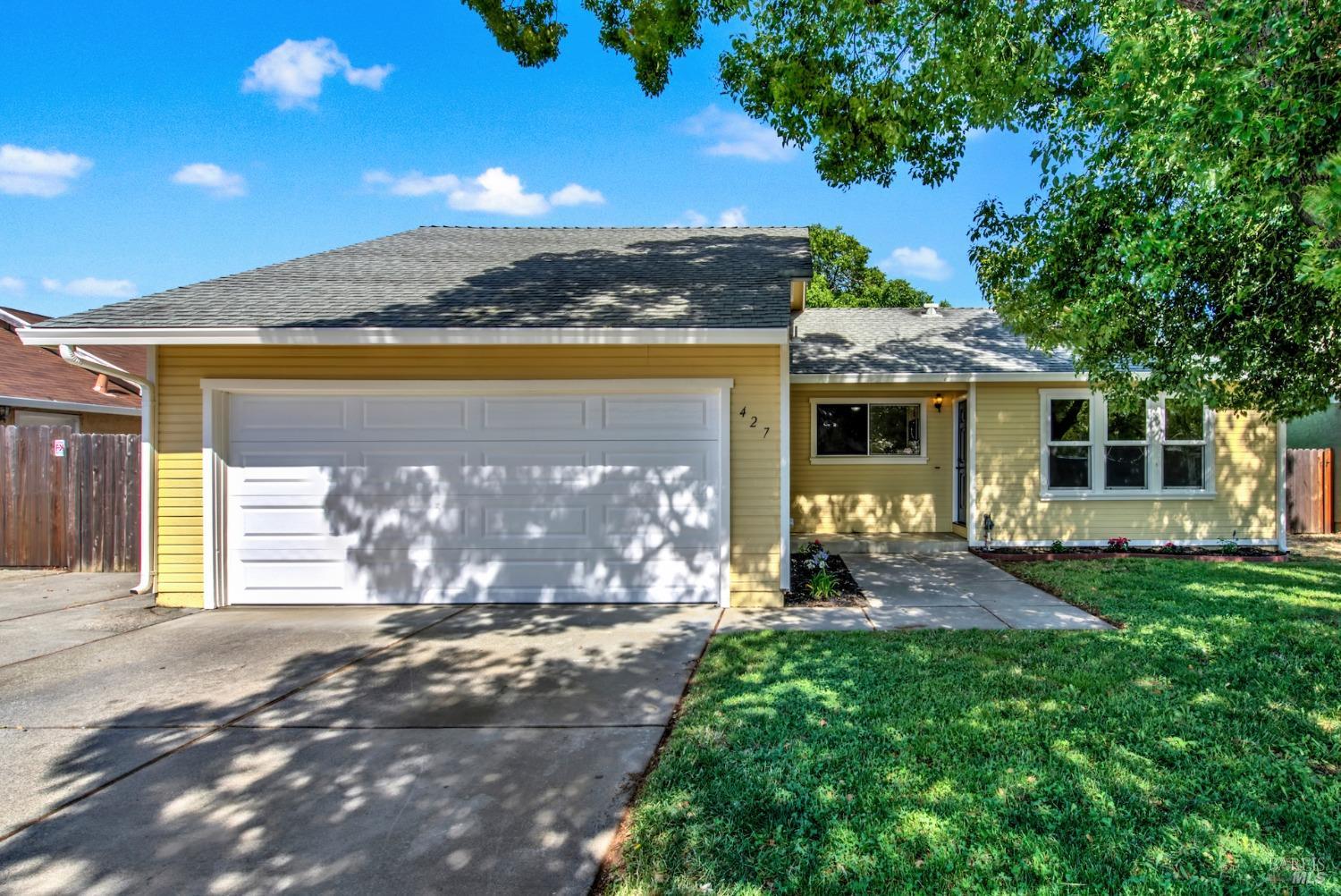 Detail Gallery Image 1 of 82 For 427 Temple Dr, Vacaville,  CA 95687 - 3 Beds | 2 Baths