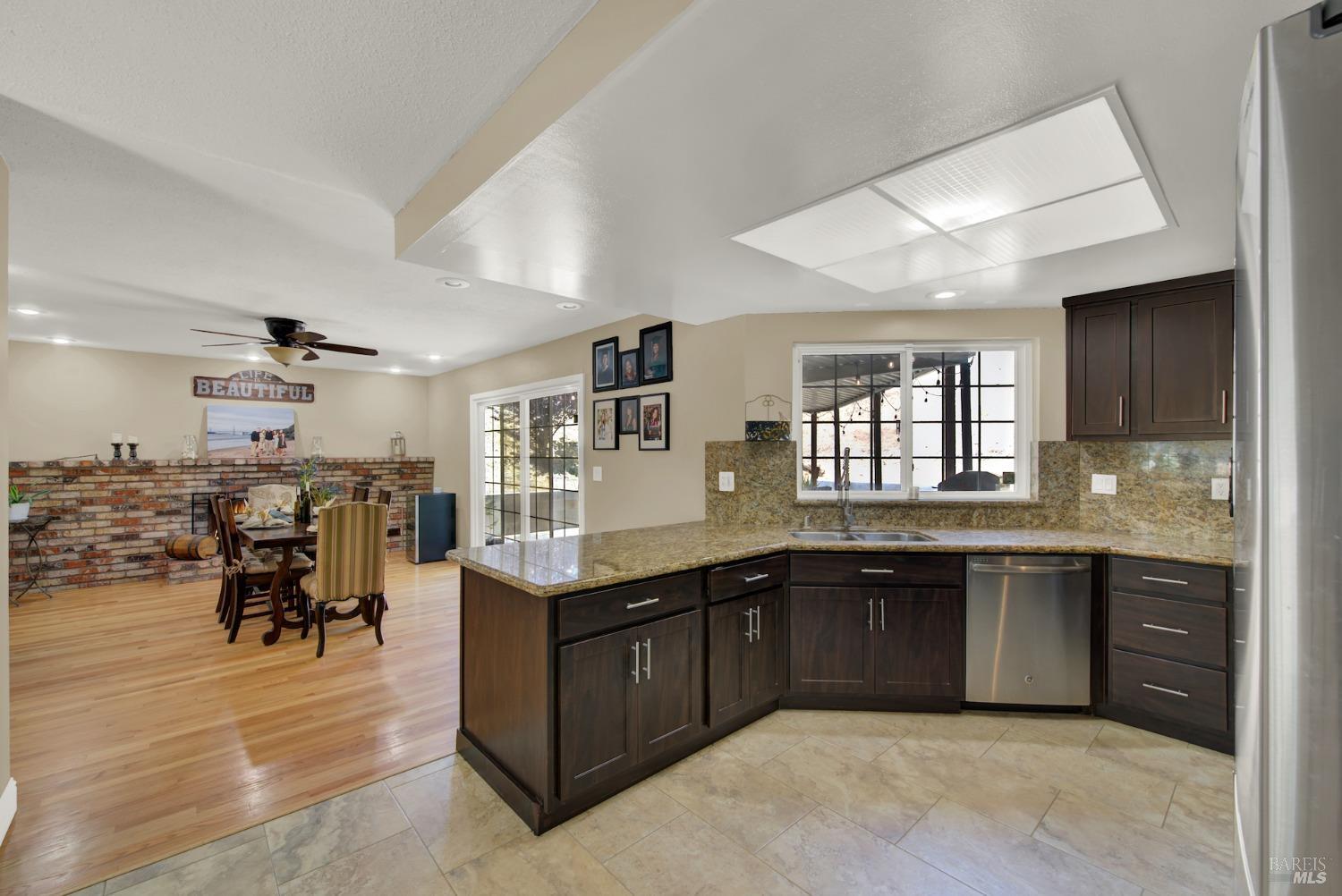 Detail Gallery Image 19 of 60 For 28 Sunnyhill Way, Pittsburg,  CA 94565 - 3 Beds | 2 Baths