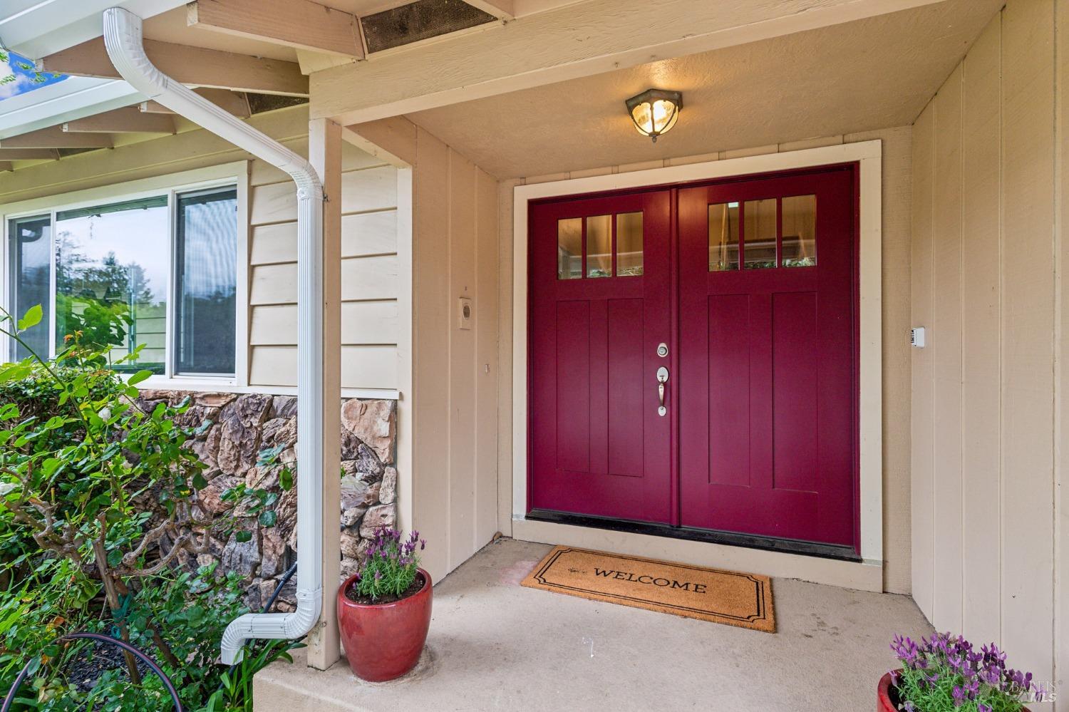 Detail Gallery Image 3 of 35 For 811 Foster Rd, Napa,  CA 94558 - 3 Beds | 2/1 Baths