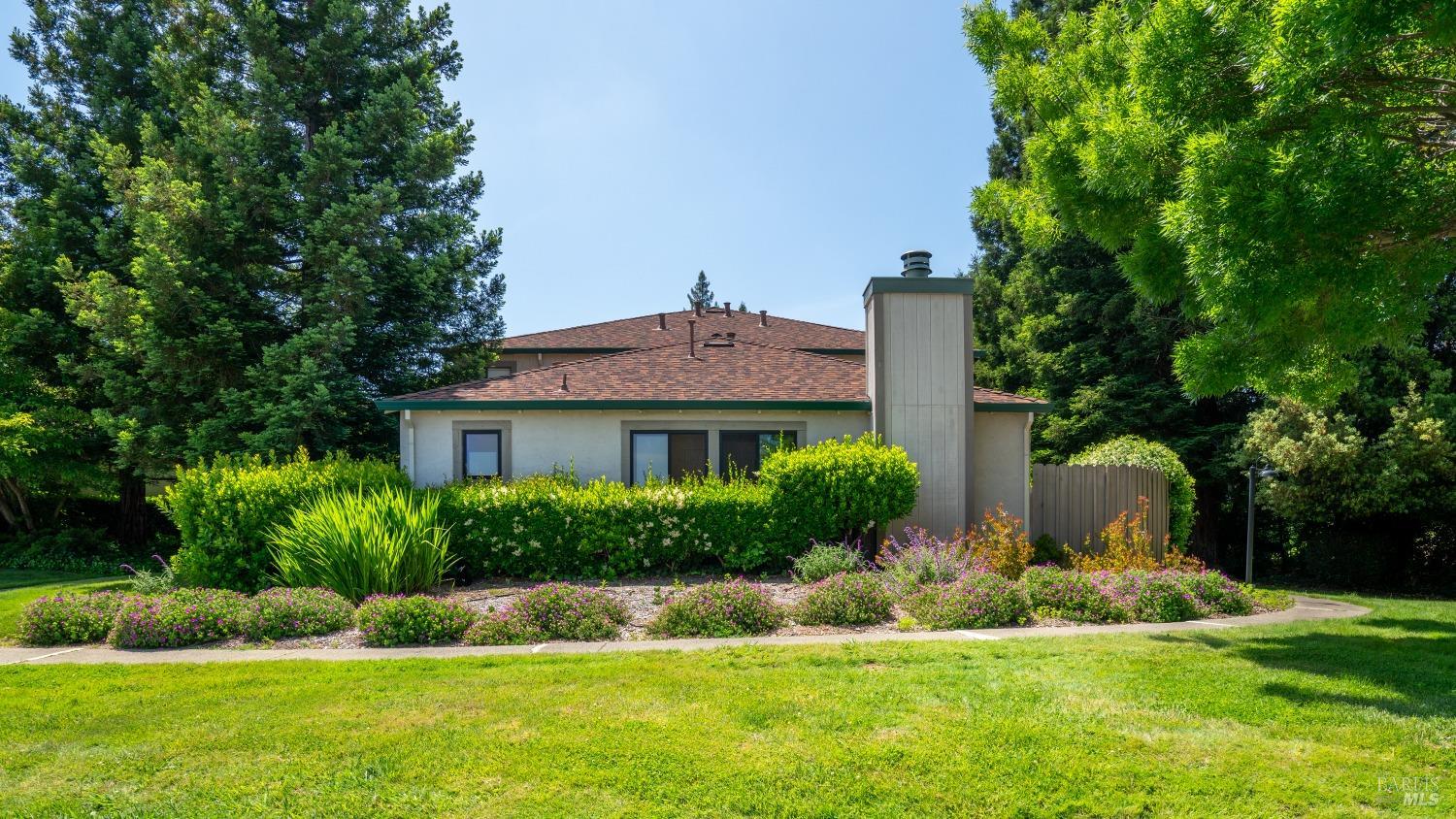 Detail Gallery Image 1 of 1 For 208 Antoinette Ct, Novato,  CA 94947 - 2 Beds | 1 Baths