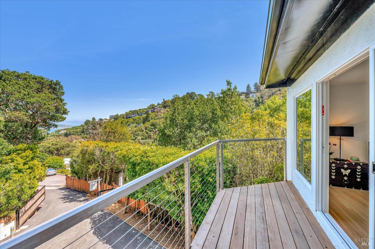 Detail Gallery Image 15 of 24 For 88 George Ln, Sausalito,  CA 94965 - 3 Beds | 2/1 Baths